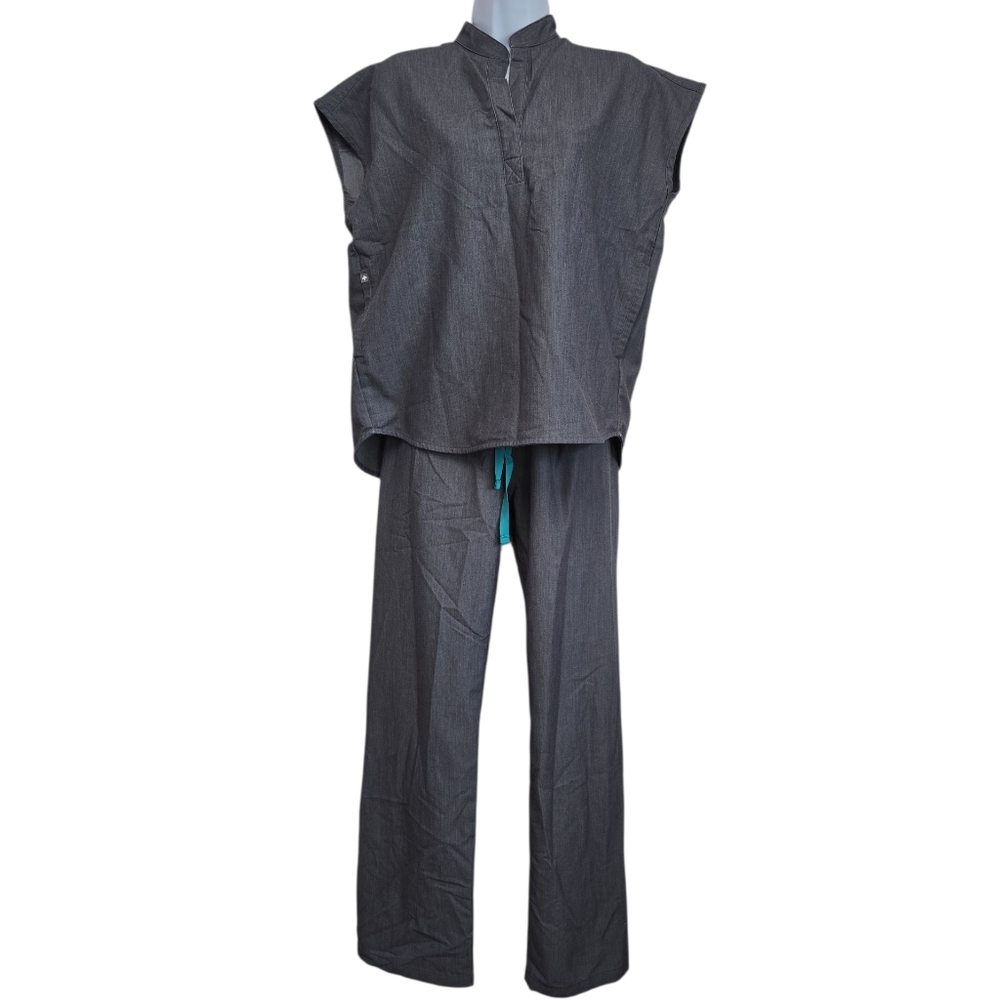 FIGS Rafaela Oversized Scrub Top and Livingstone Basic Set